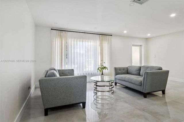 2 of 19 - 8014 Nw 101st Avenue, Tamarac, FL