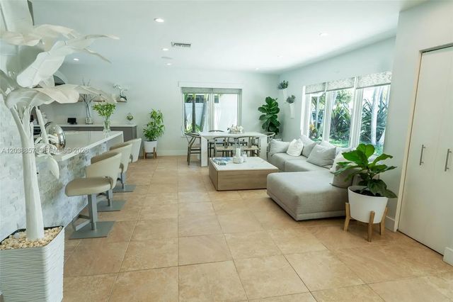 3 of 34 - 2711 Ne 57th Court, Fort Lauderdale, FL
