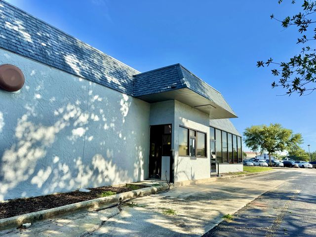 5 of 22 - 1520 Lakeview Drive, Sebring, FL