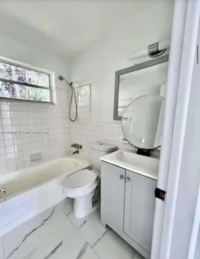 4 of 7 - 4951 Sw 26th Avenue #1-2, Dania Beach, FL