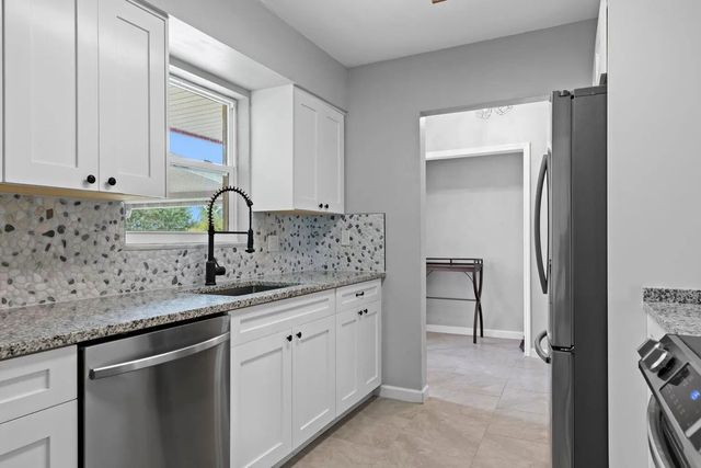 2 of 24 - 474 22nd Street Se, Vero Beach, FL