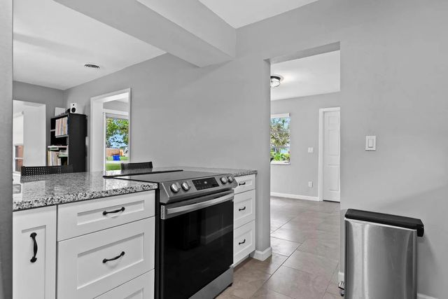 3 of 24 - 474 22nd Street Se, Vero Beach, FL