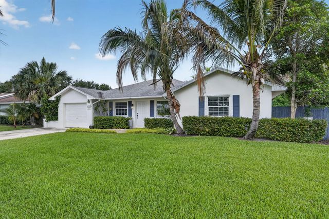 1524 Lance Road, Jupiter