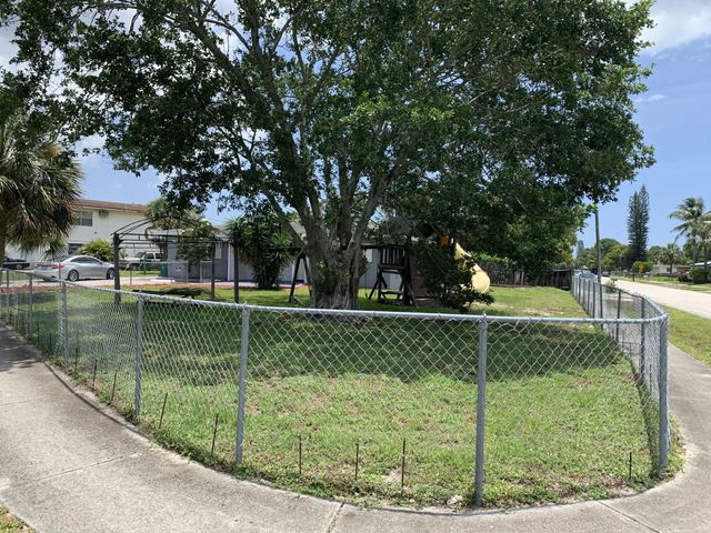 3 of 48 - 240 Nw 38th Avenue, Lauderhill, FL