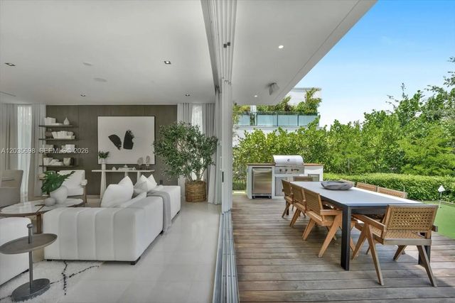 5 of 35 - 810 W 47 Court, Miami Beach, FL