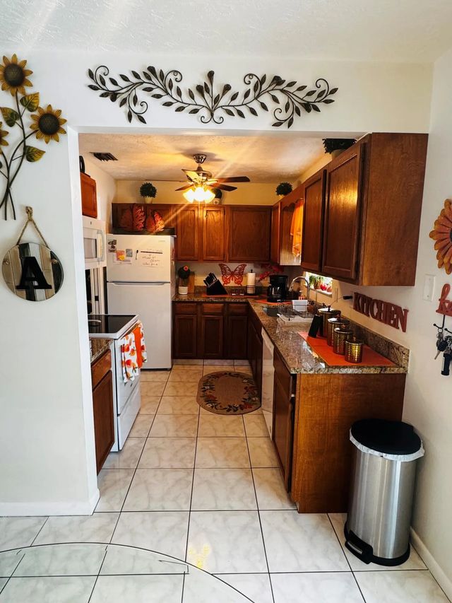 4 of 13 - 1918 Se Monroe Street, Stuart, FL