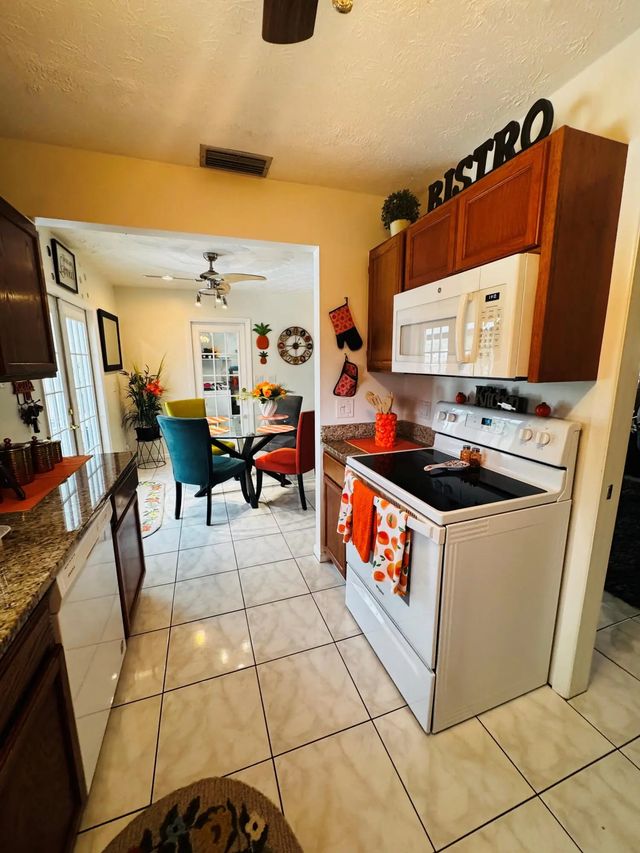 5 of 13 - 1918 Se Monroe Street, Stuart, FL