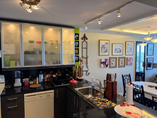 2 of 18 - 4501 Ne 21st Avenue #401, Fort Lauderdale, FL