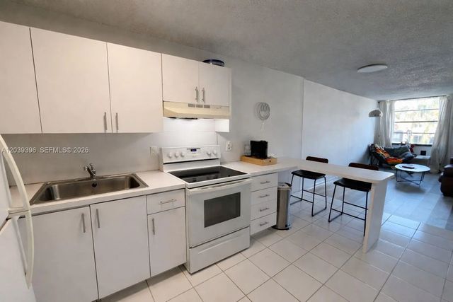 2 of 17 - 710 Washington Avenue #319, Miami Beach, FL