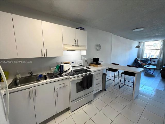 4 of 17 - 710 Washington Avenue #319, Miami Beach, FL