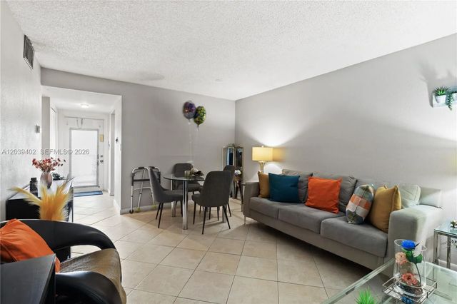 3 of 19 - 9281 Sunrise Lakes Boulevard #308, Sunrise, FL