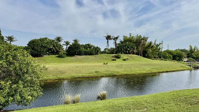 2 of 8 - 117 Se Via Marbella, Port St. Lucie, FL