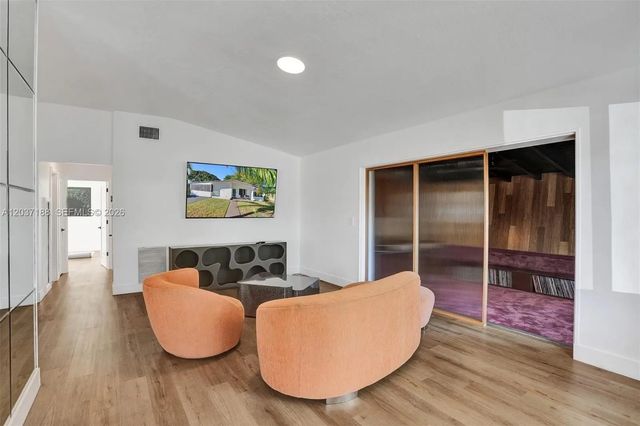 3 of 18 - 581 Ne 175th Terrace, North Miami Beach, FL