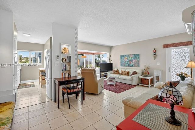 4 of 23 - 425 Bayshore Drive #d-3, Fort Lauderdale, FL