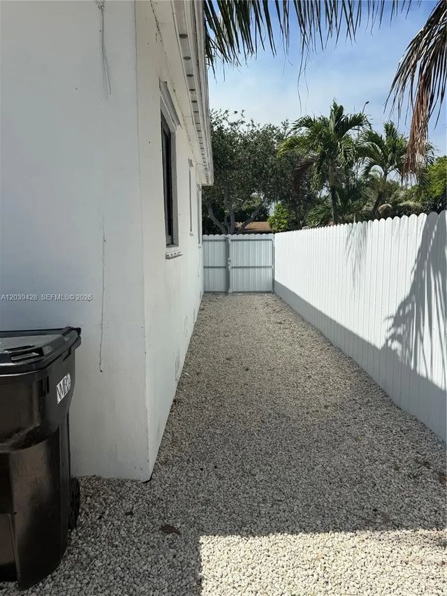 4 of 16 - 1880 Ne 159th Street, North Miami Beach, FL