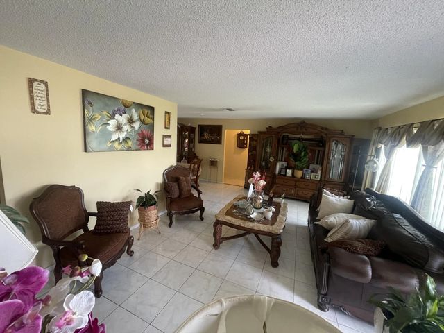 2 of 8 - 5706 Nw 68th Terrace, Tamarac, FL