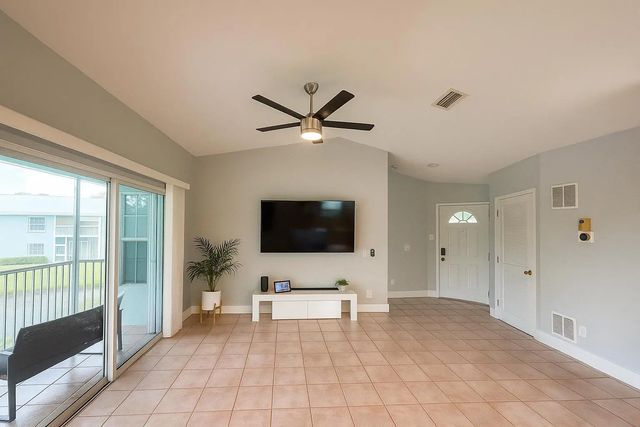 4 of 19 - 1106 Swan Lake Circle, Port St. Lucie, FL