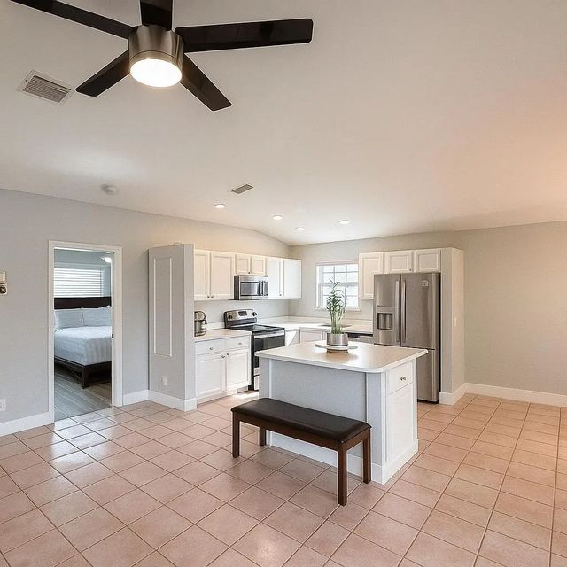 5 of 19 - 1106 Swan Lake Circle, Port St. Lucie, FL