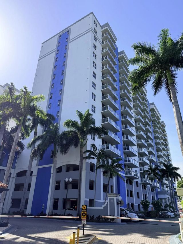 2 of 46 - 5077 Nw 7th Street #914, Miami, FL