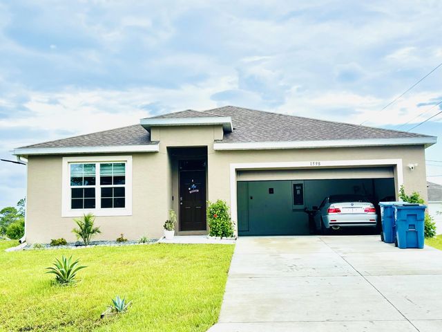 1598 Leeward Avenue Se, Palm Bay