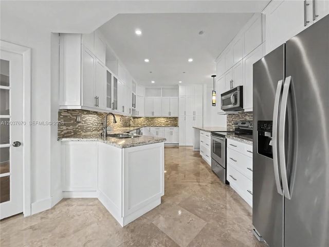 4 of 30 - 4725 Nw 104th Avenue, Doral, FL