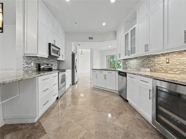 5 of 30 - 4725 Nw 104th Avenue, Doral, FL