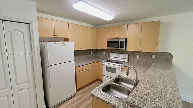 4 of 51 - 22721 Sw 88th Place #9-19, Cutler Bay, FL