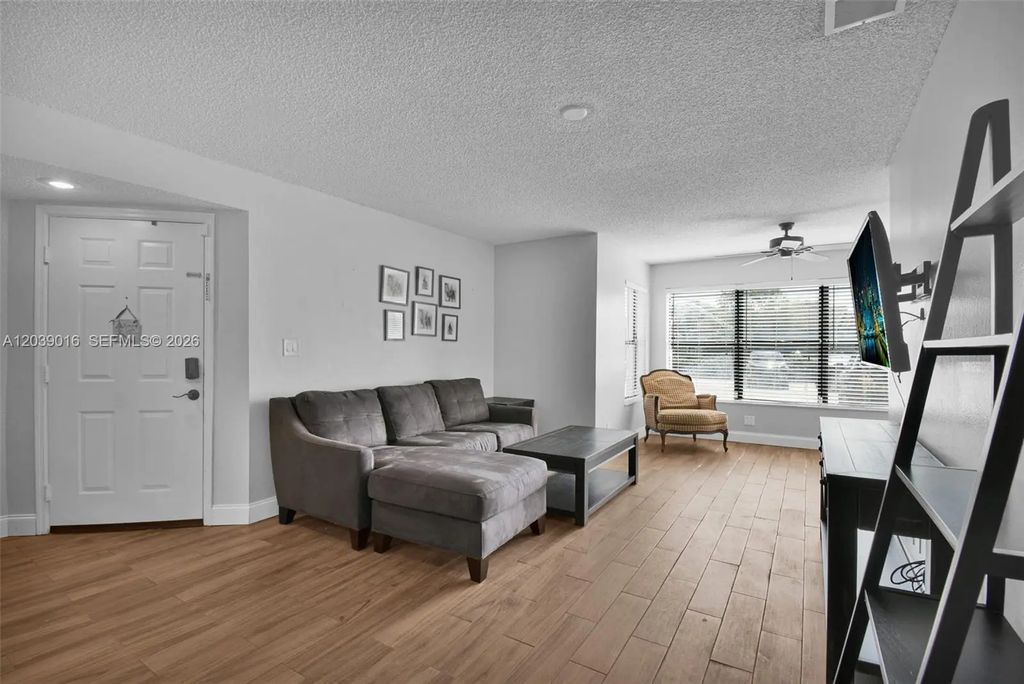 2866 S University Drive #5105, Davie