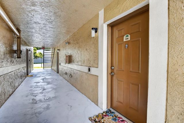 2 of 24 - 300 Palm Circle W #106, Pembroke Pines, FL