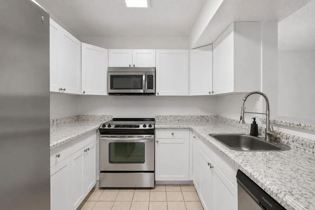 3 of 24 - 300 Palm Circle W #106, Pembroke Pines, FL