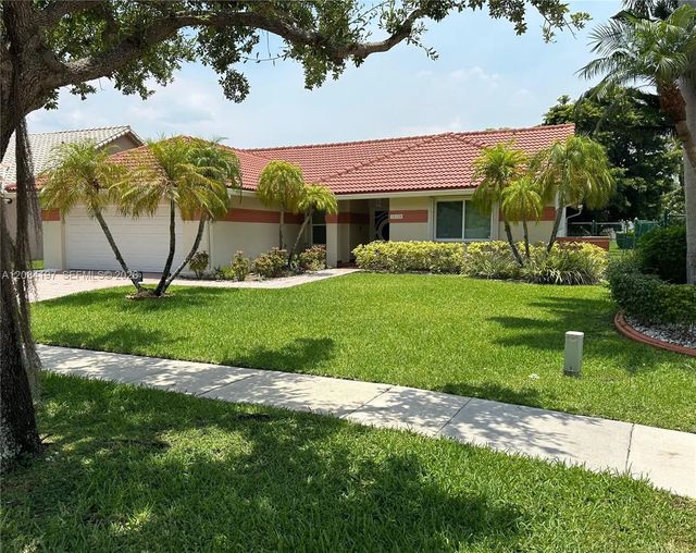 4 of 39 - 16328 Nw 11th Street, Pembroke Pines, FL