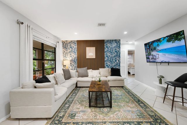 4 of 49 - 3024 Ne 2nd Terrace, Wilton Manors, FL