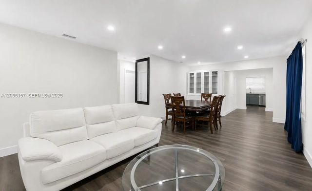3 of 17 - 1380 Sw 34th Avenue, Fort Lauderdale, FL