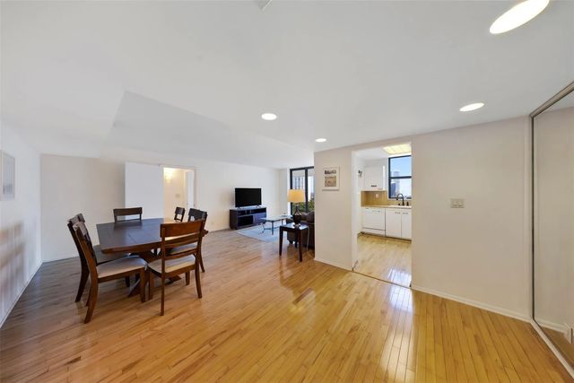 2 of 27 - 18181 Ne 31st Court #804, Aventura, FL