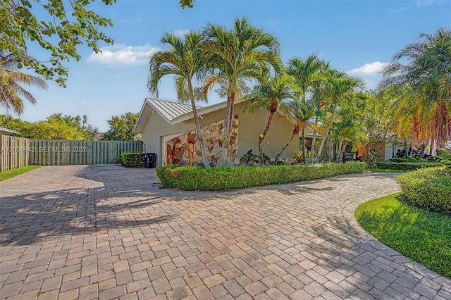 2 of 30 - 8021 Sw 162nd Street, Palmetto Bay, FL