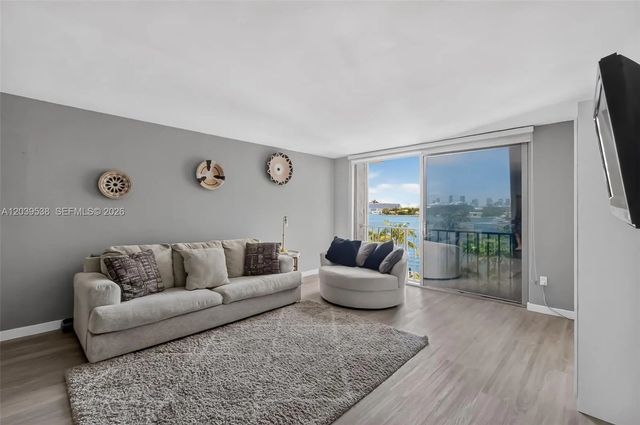 3 of 71 - 800 West Avenue #533, Miami Beach, FL