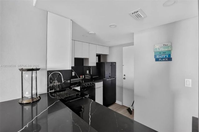 4 of 71 - 800 West Avenue #533, Miami Beach, FL