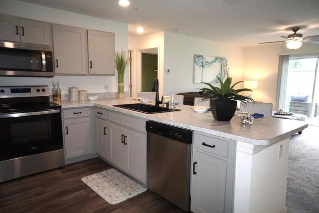 5 of 35 - 1014 Hammacher Avenue Sw, Palm Bay, FL