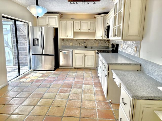 3 of 21 - 511 5th Terrace, Palm Beach Gardens, FL