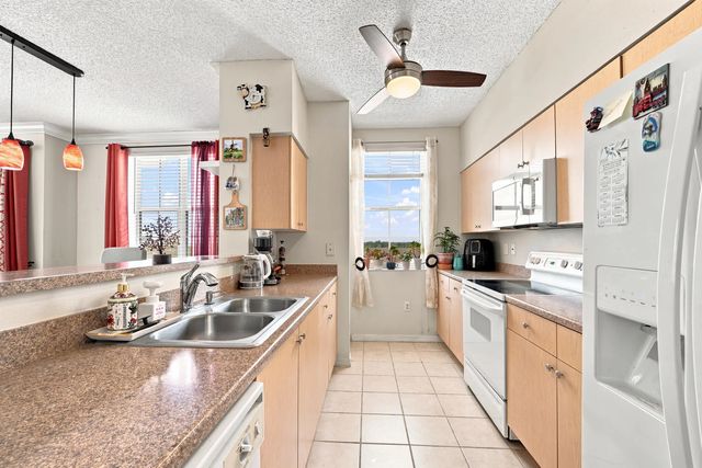 5 of 23 - 616 Clearwater Park Road #713, West Palm Beach, FL