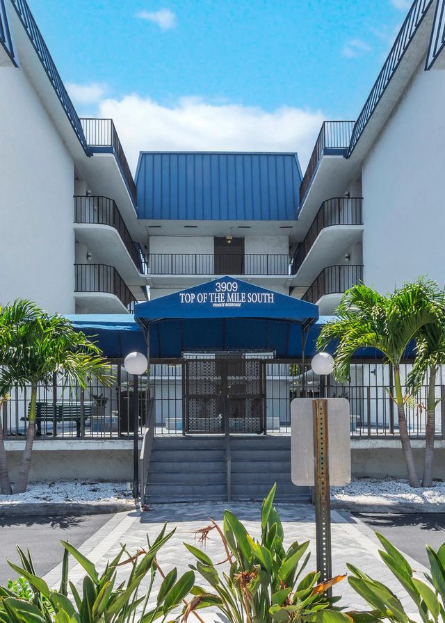 4 of 50 - 3909 N Ocean Boulevard #401, Fort Lauderdale, FL