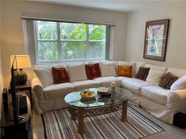 3 of 19 - 700 Bayshore Drive #21, Fort Lauderdale, FL