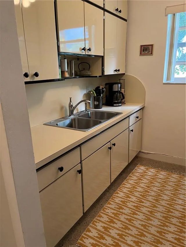 5 of 19 - 700 Bayshore Drive #21, Fort Lauderdale, FL