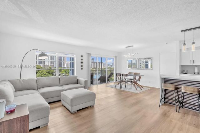4 of 35 - N/A, Hallandale Beach, FL