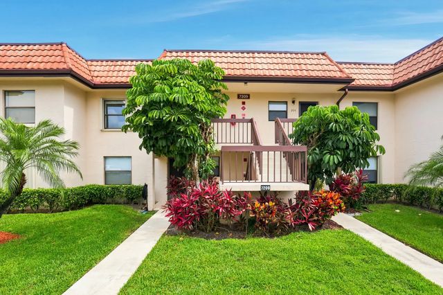 7209 Golf Colony Court #203, Lake Worth