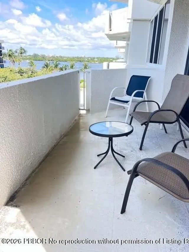 4 of 33 - 2773 S Ocean Boulevard #414, Palm Beach, FL