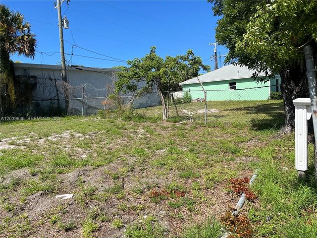 4 of 8 - 535 Lilac Court, West Palm Beach, FL