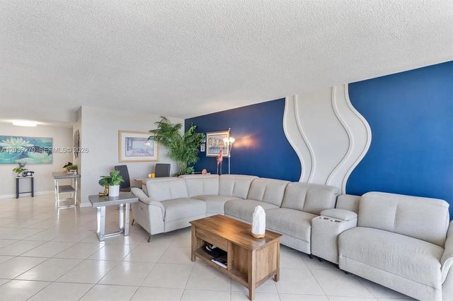 5 of 54 - 18031 Biscayne Boulevard #1401, Aventura, FL