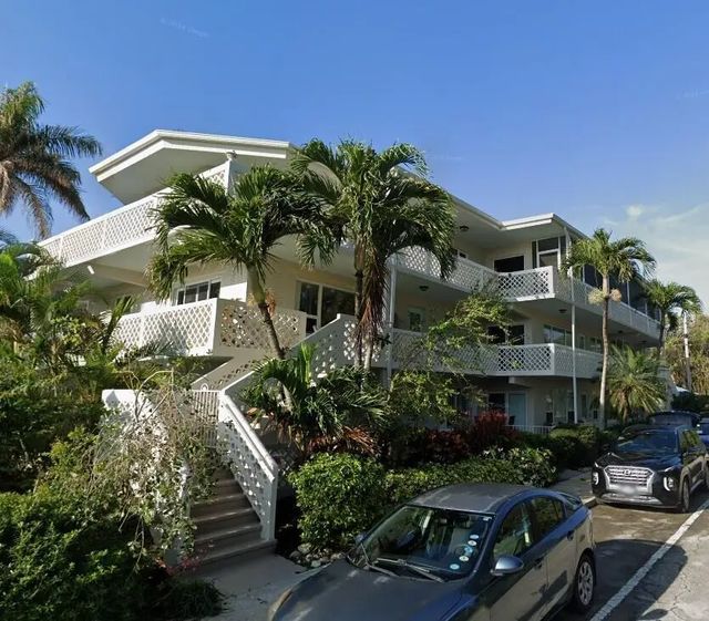 2 of 14 - 131 N Golfview Road #4, Lake Worth, FL