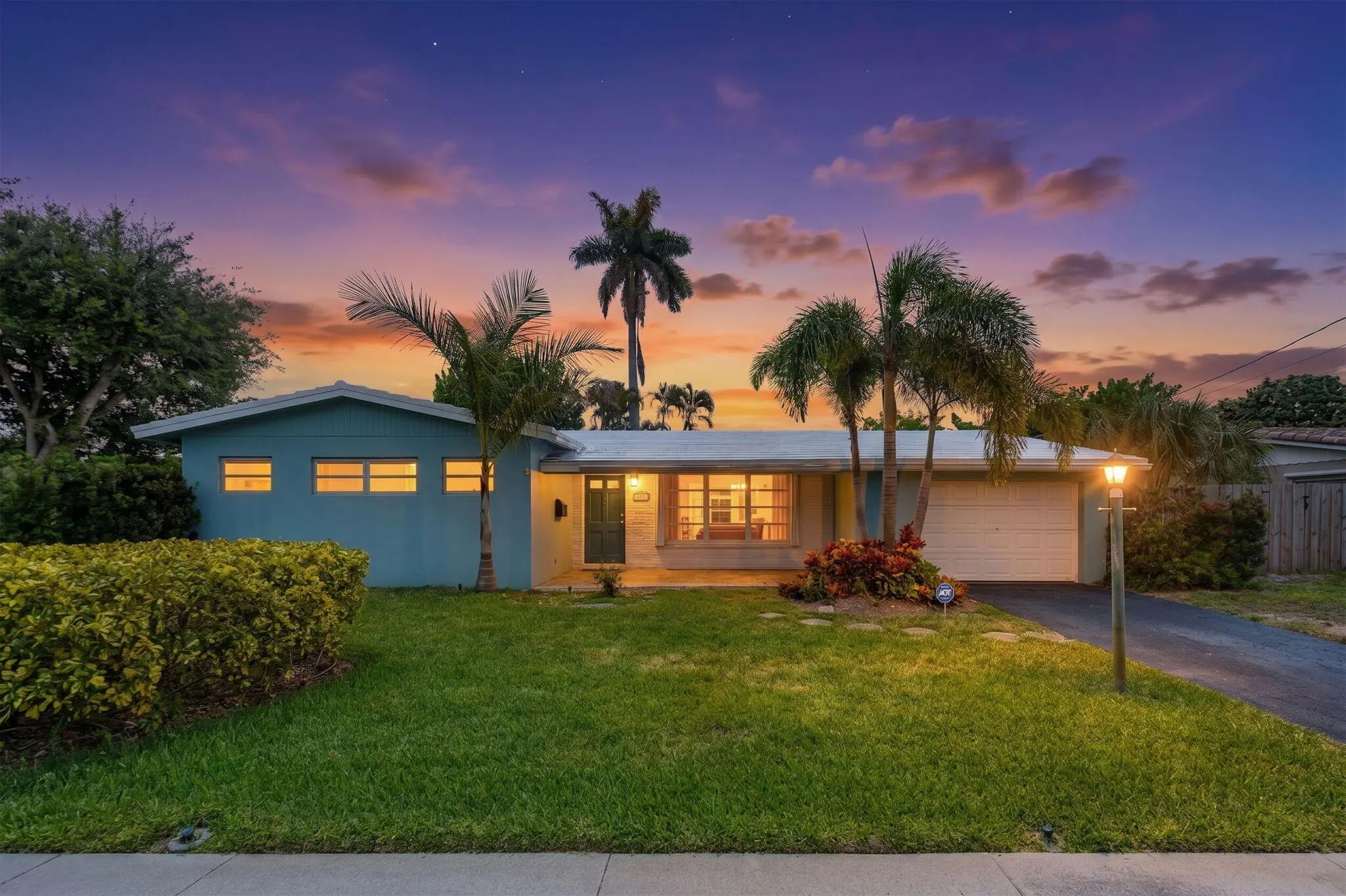 2610 Ne 50th Street, Lighthouse Point